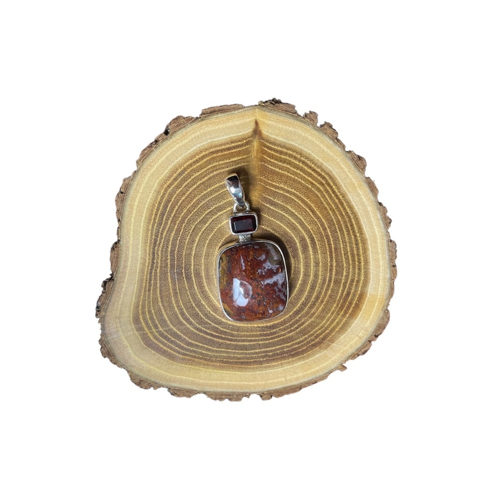 Pendant with garnet - Sterling Silver